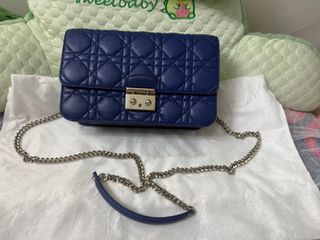 （分類：）位於 。 由 23dinosaur23 提交（商品編號 1395693432，圖片 1）。簡介： 。