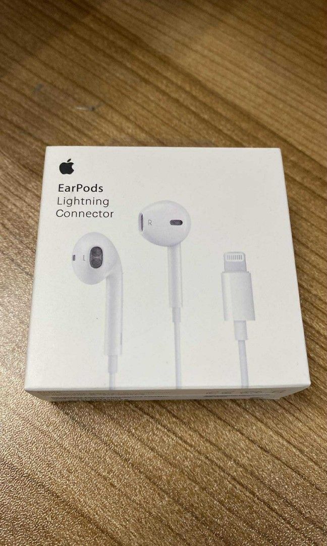 Earpods Lightning connector earphone (Category: Headphones & Headsets) located in Manila. Submitted by milasgadgetph (Listing ID 1395541607, Image 2). Description: earpods Lightning connector earphone 💯 high quality 💯 bass boasted 💯 bnew mod: lalamove|jnt payment: gcash cash on delivery bpi(bank transfer).