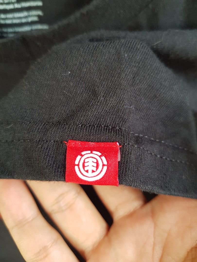 Element Regular Fit XL/TG T-Shirt (Category: Tshirts & Polo Shirts ) located in Nabua. Submitted by i.nixie (Listing ID 1395588370, Image 3). Description: Size XL Excellent Condition Issue bleach stain and hairline cracks 150+ship Payment First No COD No RETURN.