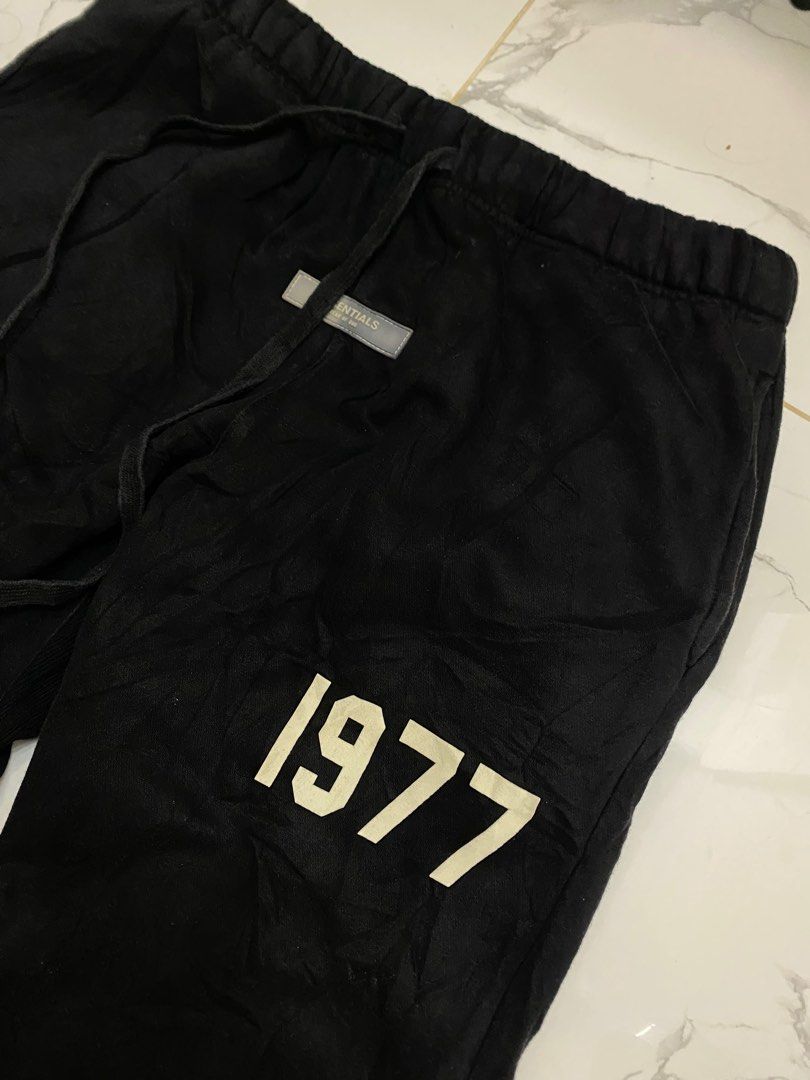 ESSENTIALS FOG (Category: Joggers) located in Cebu City. Submitted by thriftpherskzai (Listing ID 1395595397, Image 3). Description: ESSENTIALS FOG SWEATPANTS JOGGER w/ SIDE OCKET 31-36Wx 40.5L EXCELLENT SEE DETAILS.