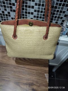(Category: ) located in . Submitted by bestdealshub.outlet (Listing ID 1395580949, Image 1). Description: .