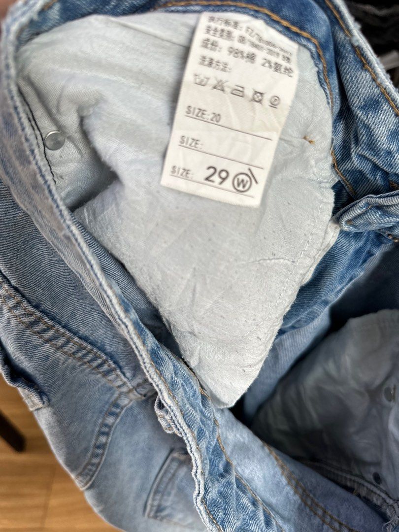 High Waist Ripped Jeans - 29-30in” (Category: Jeans) located in Manila. Submitted by echrise (Listing ID 1395568625, Image 3). Description: - Light wash denim jeans - baggy - Distressed detailing - 2H2 brand patch - Size 29W - 98% cotton, 2% spandex Waist - 29-30” Length - 40” Loc: Sampaloc, Manila.