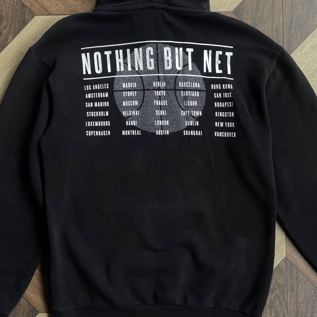 H&M Hoodie Nothing But Net (Category: Hoodies) located in Dasmarinas. Submitted by abramdeclutters (Listing ID 1395686544, Image 3). Description: H&M nbn hoodie size: xs (men) dimes: 20x25" condition: good (goods pa yung garter and slight discoloration as seen on pic (bagay naman sa black)) mop/mod: gcash/j&t lalamove (shoulder of the buyer) drop your offers‼️ can do meetups around gma, bulihan, carmona, pala pala 📍Dasmariñas.