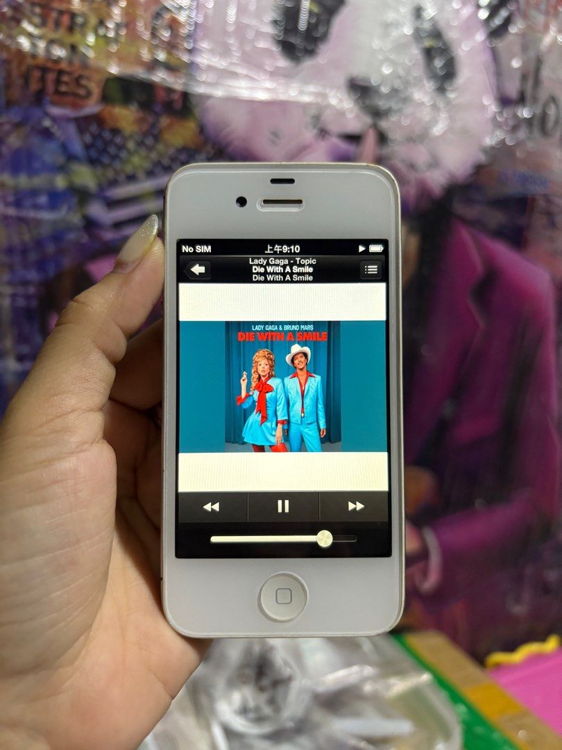 iphone 4s ios6 😍 16gb (Category: Portable Audio Accessories) located in Quezon City. Submitted by shawi_08 (Listing ID 1395704289, Image 1). Description: Rare Iphone 4s Ios 6 😍❤️ with complete box ✅ with free earphone ✅ with free cord charger ✅ with games and music ✅.