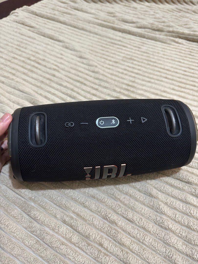 JBL XTREME 3 GOOD AS NEW (Category: Soundbars, Speakers & Amplifiers) located in Taguig. Submitted by kurtsmithc (Listing ID 1395541167, Image 2). Description: JBL Xtreme 3 ORIGINAL Color black po. No isse all working. 1 year used pa lng. Meet up only para macheck personally Speaker and Case only. No box or shoulder strap Note: this is not a Class A or Copy na nakikita nyo ma mumurahin. Original po ito😂 kaya for meet up lng. Used for more than 1