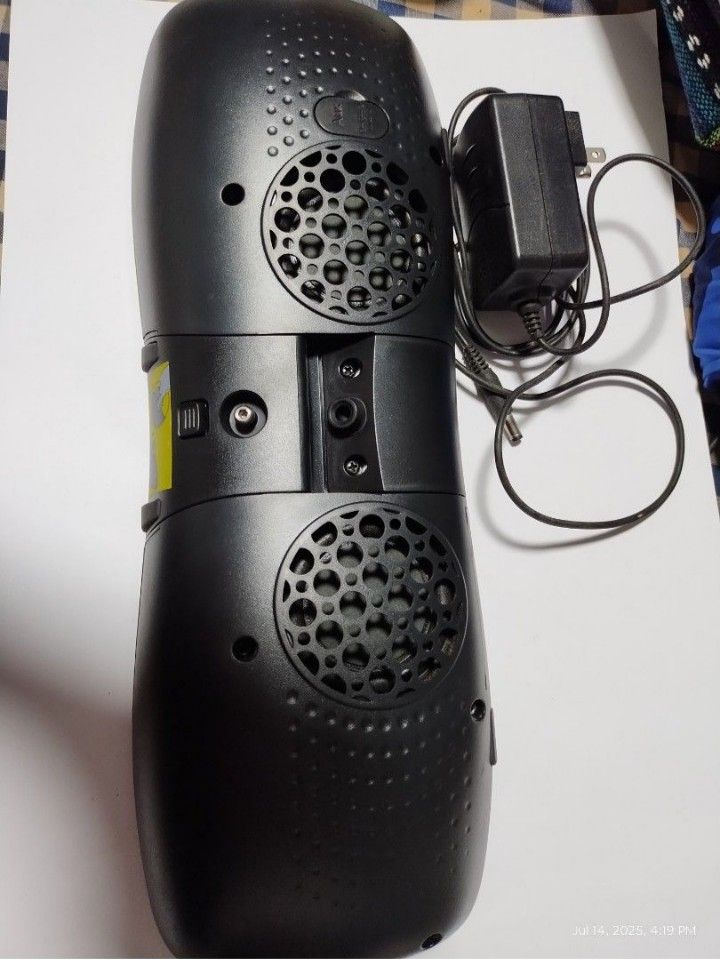 LOGITECH SPEAKER FOR I PHONE WITH OLDER PIN DOCK CONNECTOR (Category: Soundbars, Speakers & Amplifiers) located in Paranaque City. Submitted by maapolonio (Listing ID 1395601841, Image 3). Description: please see description of item together with photos.