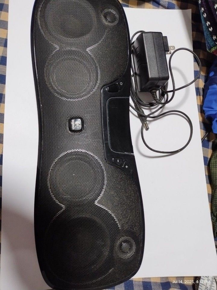 LOGITECH SPEAKER FOR I PHONE WITH OLDER PIN DOCK CONNECTOR (Category: Soundbars, Speakers & Amplifiers) located in Paranaque City. Submitted by maapolonio (Listing ID 1395601841, Image 1). Description: please see description of item together with photos.
