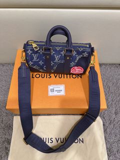 (Category: ) located in . Submitted by luxury_and_essentials (Listing ID 1395699609, Image 1). Description: .