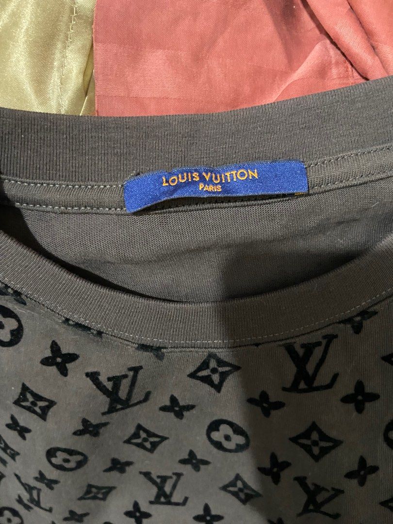 Louis Vuitton Monogram Mens T-shirt (Category: Tshirts & Polo Shirts ) located in Quezon City. Submitted by louiesaaa (Listing ID 1395715786, Image 3). Description: - Louis Vuitton monogram t-shirt - Gray color - Size L - Crew neck - Authentic Louis Vuitton label.