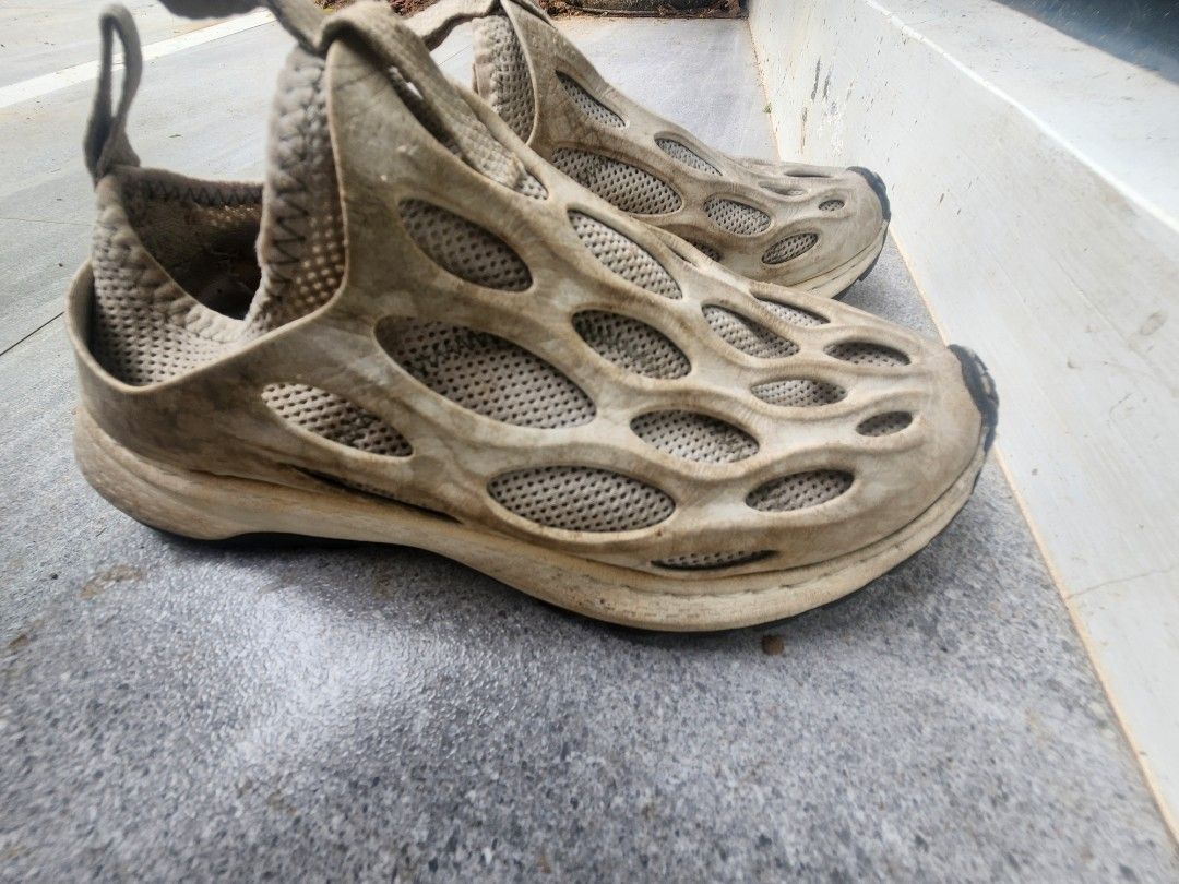 Merrell Hydro Runner Women's (Category: Sneakers) located in San Juan City. Submitted by rdlr5050 (Listing ID 1395591904, Image 3). Description: - Merrell Hydro Runner sneakers - Breathable mesh upper - Textured outsole for enhanced grip - Convenient heel pull tab - Neutral color palette: light beige upper, black sole additional upgrades: - upgraded to Clark's foot bed for added extreme comfort - stitch reinforcement on soles for durability addit