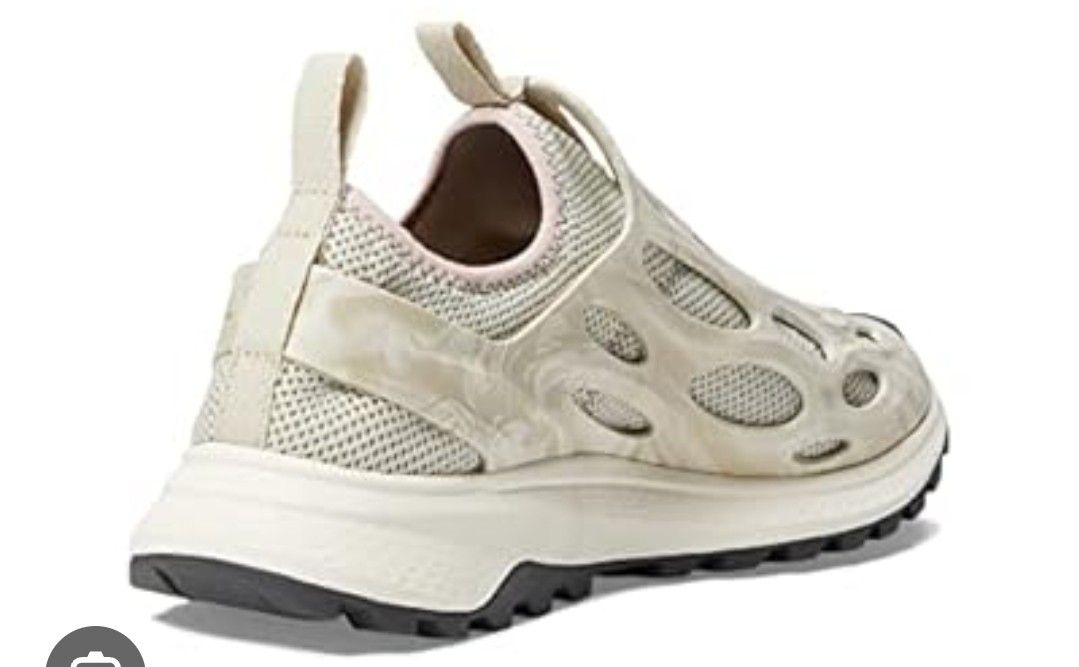 Merrell Hydro Runner Women's (Category: Sneakers) located in San Juan City. Submitted by rdlr5050 (Listing ID 1395591904, Image 1). Description: - Merrell Hydro Runner sneakers - Breathable mesh upper - Textured outsole for enhanced grip - Convenient heel pull tab - Neutral color palette: light beige upper, black sole additional upgrades: - upgraded to Clark's foot bed for added extreme comfort - stitch reinforcement on soles for durability addit