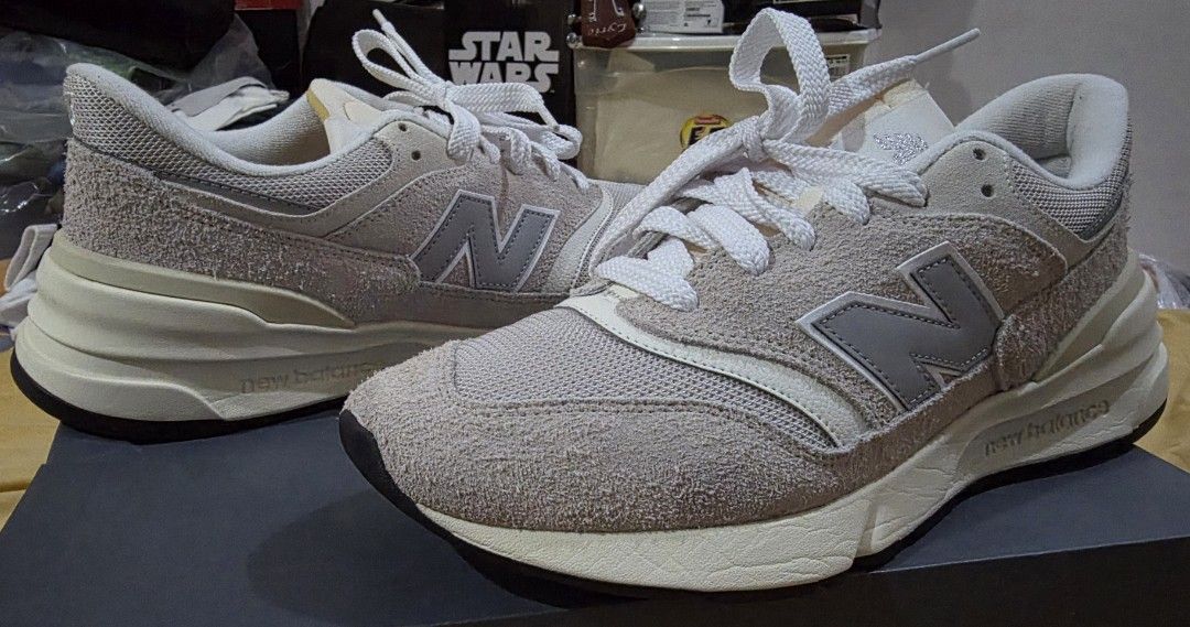 New Balance 997R Cream/Silver (Category: Sneakers) located in Makati City. Submitted by mjfil (Listing ID 1395572897, Image 3). Description: - New Balance 997R - Cream and Silver colorway - Reflective 'N' - Cushioned sole - Mixed materials: suede and mesh - Black and white sole.