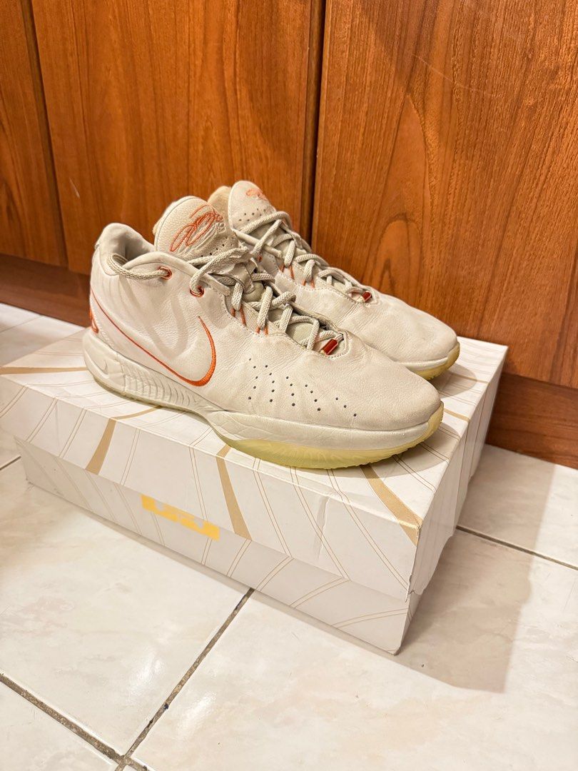 nike Lebron 21 akoya size 12 (Category: Sneakers) located in Manila. Submitted by sinigangg (Listing ID 1395616020, Image 1). Description: Lebron 21 akoya size 12.