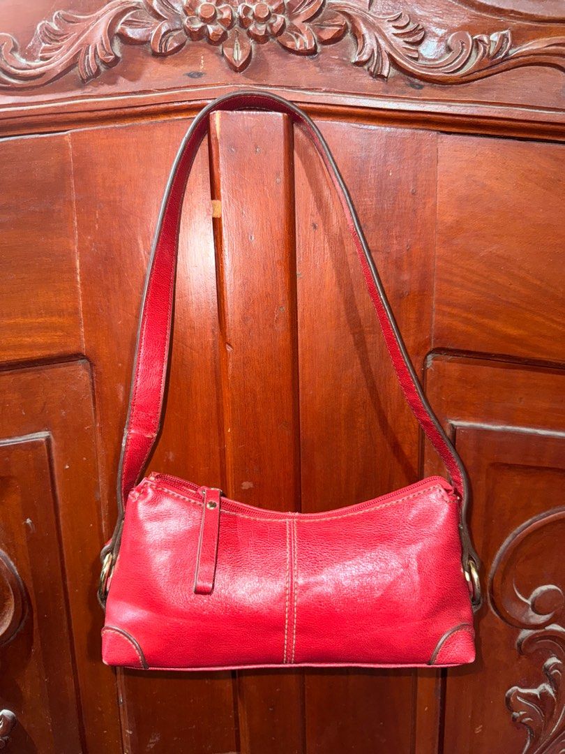 NINE WEST RED KILI BAG OG (Category: Shoulder Bags) located in Lingayen. Submitted by eckkaaa213 (Listing ID 1395681477, Image 1). Description: .