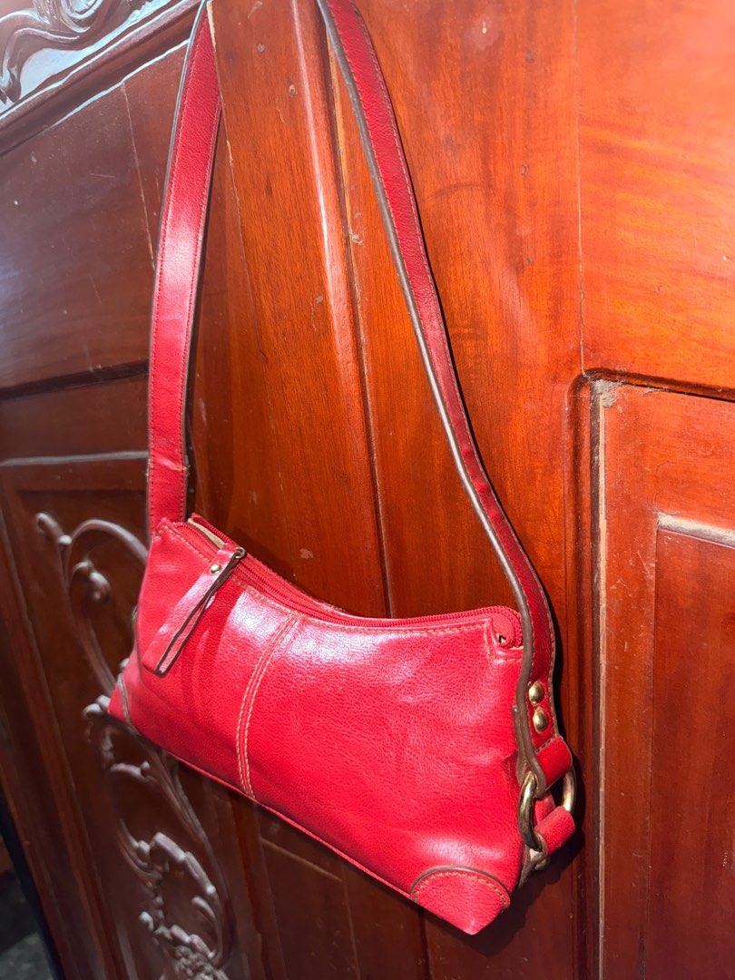 NINE WEST RED KILI BAG OG (Category: Shoulder Bags) located in Lingayen. Submitted by eckkaaa213 (Listing ID 1395681477, Image 3). Description: .