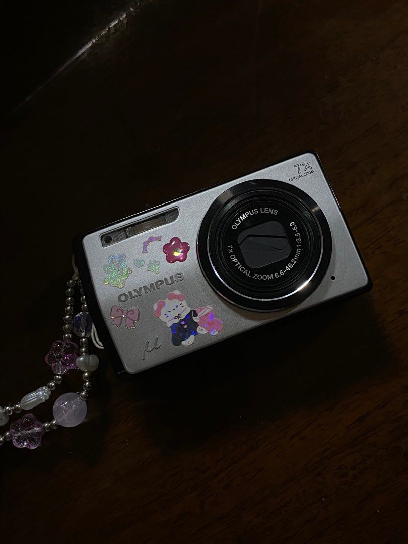 Olympus mju 7000 digicam (Category: Cameras) located in Manila. Submitted by 00_mostly (Listing ID 1395676185, Image 1). Description: Olympus mju 7000 ୨୧ 4.8 ✧ Inclusions ࿐ • Camera unit • Battery • Charger • XD card adapter ─ no functional issues just the vignette on the screen ! ꒰ Issue ꒱ ─ Signs of Usage (scratches) ─ Dead pixels / Vignette on LCD but doesn’t affect the output (see last pic) rfs: upgrade.