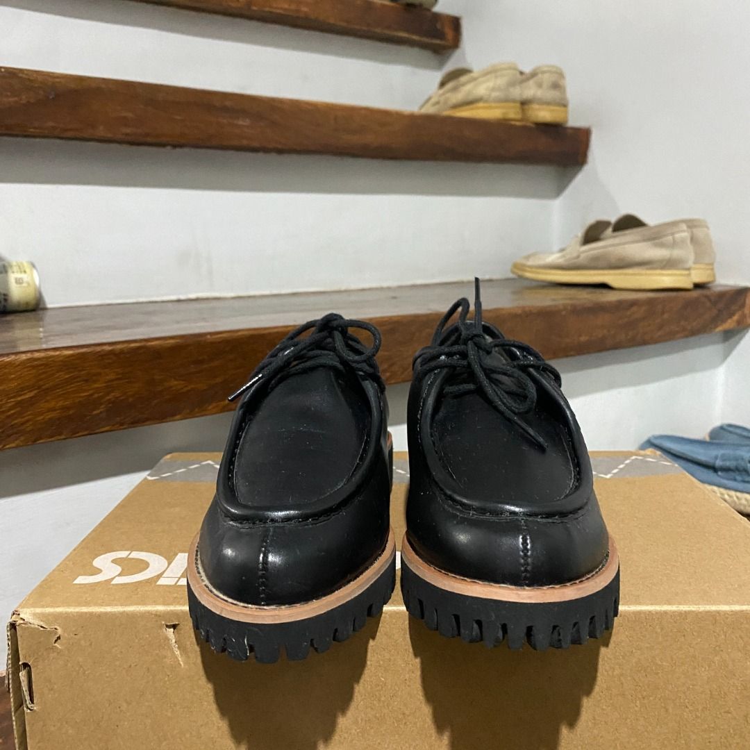 ORiental TRaffic Paraboot alt. 24CM (Category: Loafers) located in Antipolo. Submitted by bentakahitanoano (Listing ID 1395648150, Image 3). Description: ORiental TRaffic “Paraboot Alt” – Size 24cm (Fits 36/37) Still in good shape, deadstock condition. Classic Paraboot-inspired design from Oriental Traffic, versatile and easy to style. 📏 Size & Fit 24cm (fits EU 36–37) 👞 Condition Notes Deadstock / unworn Leather on the tongue is flaking due to