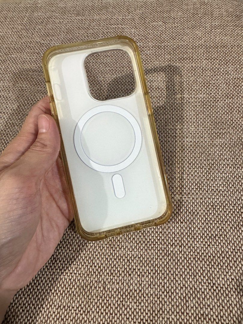 Popsockets case 14pro Iridescent (Category: Cases & Sleeves) located in Paranaque City. Submitted by tealandsagecloset (Listing ID 1395596991, Image 3). Description: Details: -magsafe compatible - iridescent clear -visible scratches -yellowish sides -case only ❗️PLEASE READ BEFORE SENDING A MESSAGE ✅LAST PRICE POSTED ❌NO SWAP ❌NO 🍊 APP CHECKOUT ❗️Make reading a habit .