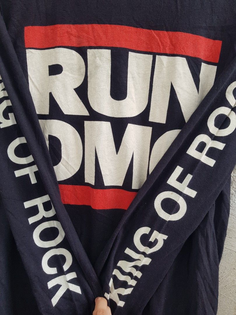 Run DMC Long Sleeve T-Shirt (Category: Tshirts & Polo Shirts ) located in Nabua. Submitted by i.nixie (Listing ID 1395588362, Image 3). Description: Size Small Excellent Condition No issue 399+ship Payment First No COD No RETURN.
