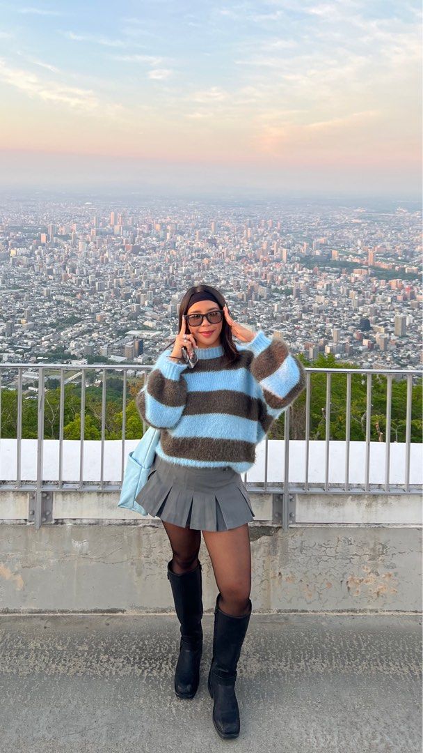 SHEIN MISSGUIDED Brown & Blue Stripe Sweater (Category: Longsleeves) located in Muntinlupa City. Submitted by kkiswardrobe (Listing ID 1395692739, Image 3). Description: Bought for ₱1500. Only used once. Fixed price only unless getting 3 items. No issues :) LOC: San Miguel Manila MOP: BPI / Gcash MOD: Lalamove / J&T ONLY.