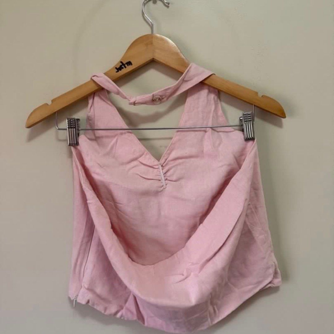 Sunrae Collective Pink Linen Halter Top (Category: Blouses) located in Quezon City. Submitted by ella_vvv (Listing ID 1395706001, Image 2). Description: .
