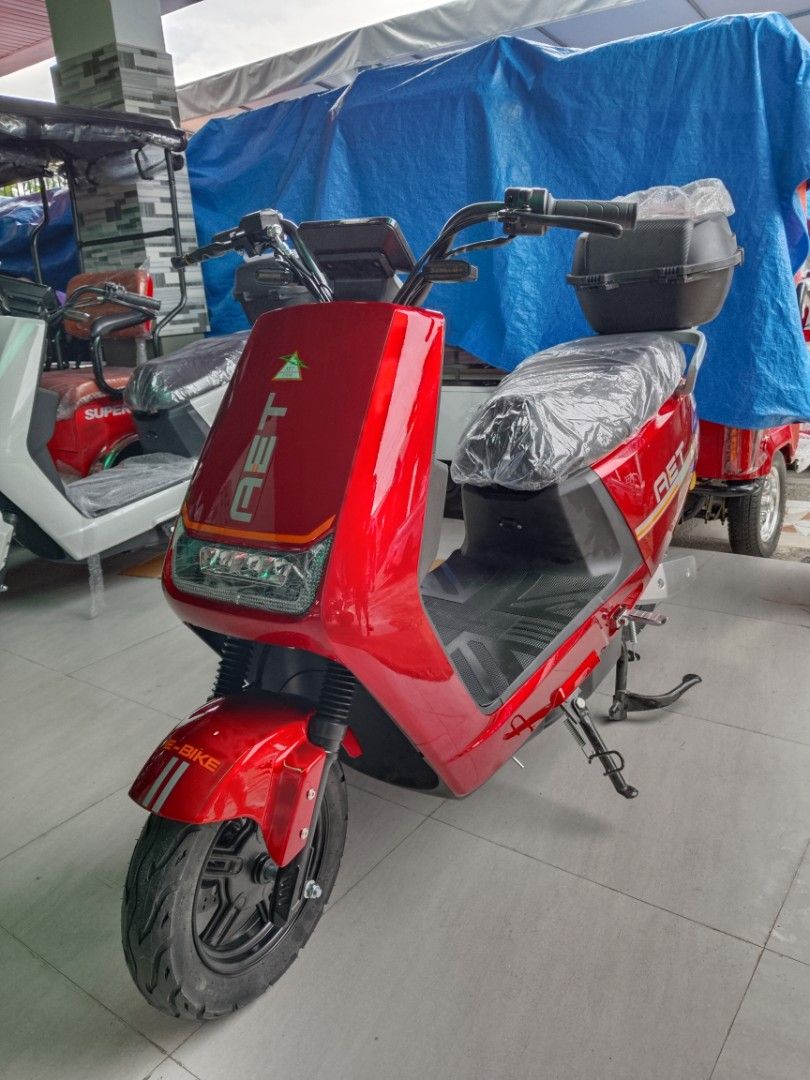 👉SUPER BERLIN 115 V2 2WHEELS E-SCOOTER 🛵 (Category: Bicycles) located in Antipolo. Submitted by mgrace0920 (Listing ID 1395667464, Image 2). Description: RESTOCKED‼️MAS PINALAKAS NA E- SCOOTER 2000WATTS NAA‼️😱😍 👉SUPER BERLIN 115 V2 2WHEELS E-SCOOTER 🛵 😱2000 WATTS 😱60V20AH BATTERY ▪️₱2*,999👌 ✔️FREE DELIVERY WITHIN METRO MANILA ✔️FREE ASSEMBLE & DEMO ✔️FREE HELMET ✔️FREE SIDE MIRROR ✔️WITH TOP BOX ✔️WITH CERTIFICATE OF OWNERSHIP NO GAS⛽️ N