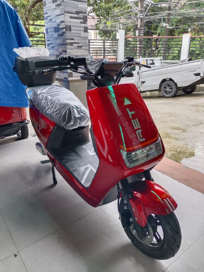 👉SUPER BERLIN 115 V2 2WHEELS E-SCOOTER 🛵 (Category: Bicycles) located in Antipolo. Submitted by mgrace0920 (Listing ID 1395668481, Image 2). Description: RESTOCKED‼️MAS PINALAKAS NA E- SCOOTER 2000WATTS NAA‼️😱😍 👉SUPER BERLIN 115 V2 2WHEELS E-SCOOTER 🛵 😱2000 WATTS 😱60V20AH BATTERY ▪️₱2*,999👌 ✔️FREE DELIVERY WITHIN METRO MANILA ✔️FREE ASSEMBLE & DEMO ✔️FREE HELMET ✔️FREE SIDE MIRROR ✔️WITH TOP BOX ✔️WITH CERTIFICATE OF OWNERSHIP NO GAS⛽️ N