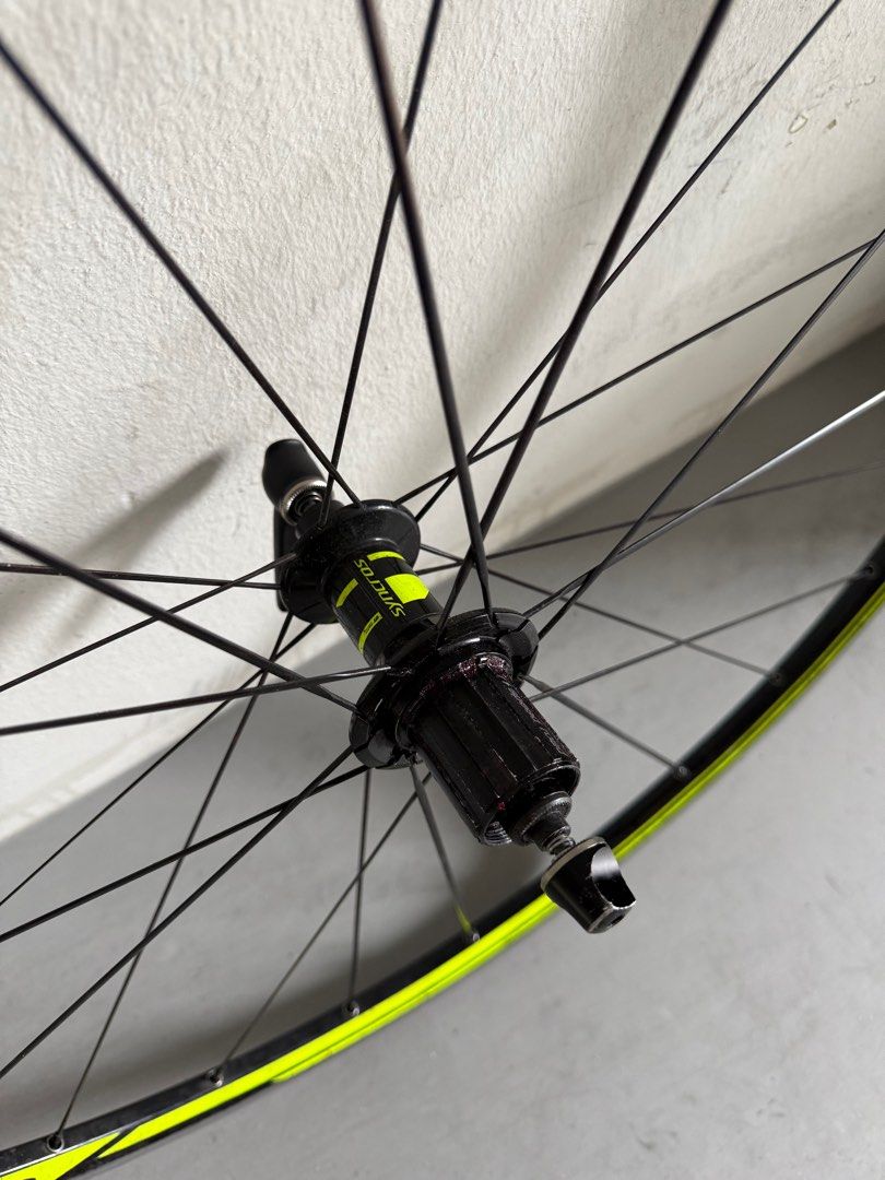Syncros 700c Wheelset (rim brake), Sports Equipment