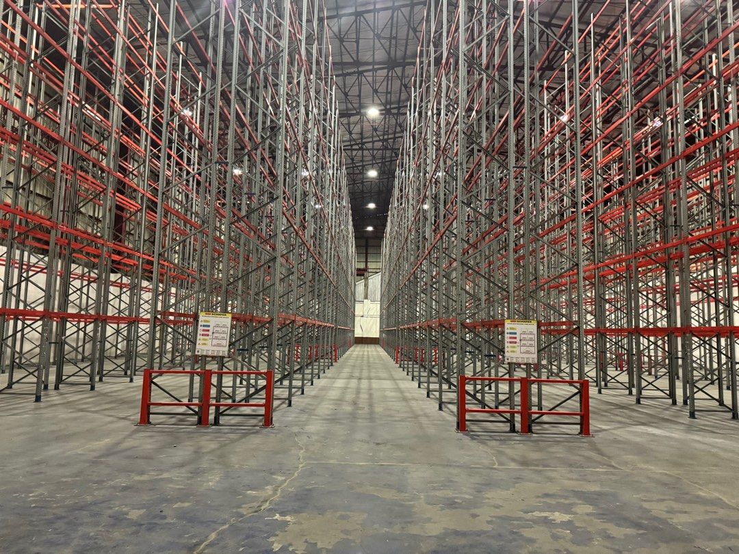 Warehouse in Malolos, Bulacan For Lease (Category: Commercial) located in Manila. Submitted by ADB.Realtor (Listing ID 1395659338, Image 2). Description: FOR LEASE Warehouse in Malolos, Bulacan (approx. 100meters away to mcarthur highway, and approx. 5mins away to NLEX) Not flooded Area With loading bays. Available Area: 15,000 sqm. Rate: 330/sqm. For serious inquiries and viewing requests, please send us a DM or contact us now. Thank you. Albert