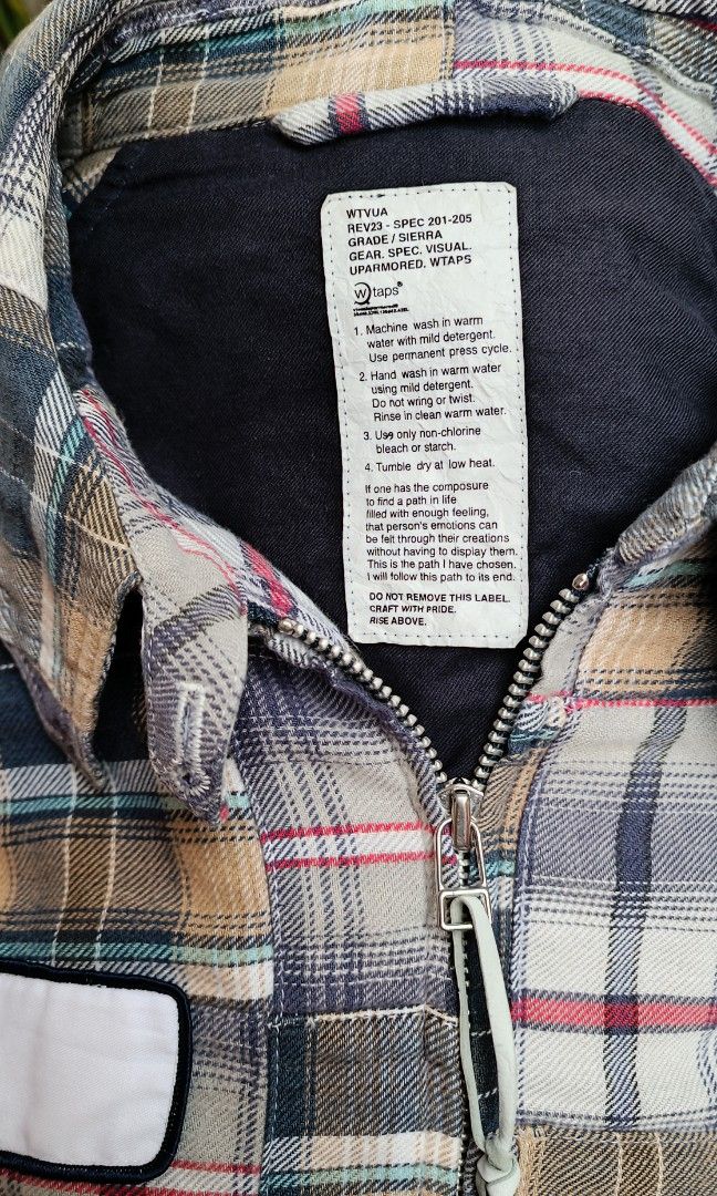 WTAPS 07SS GREASE PATCHWORK JACKET (Category: Activewear) located in Davao. Submitted by st333tcartel (Listing ID 1395653752, Image 3). Description: Fits M-L Length 25.5 Width 20.