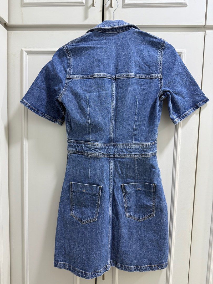 Zara Denim Dress (Category: Dresses) located in Paranaque City. Submitted by cescag (Listing ID 1395639310, Image 2). Description: Worn once.