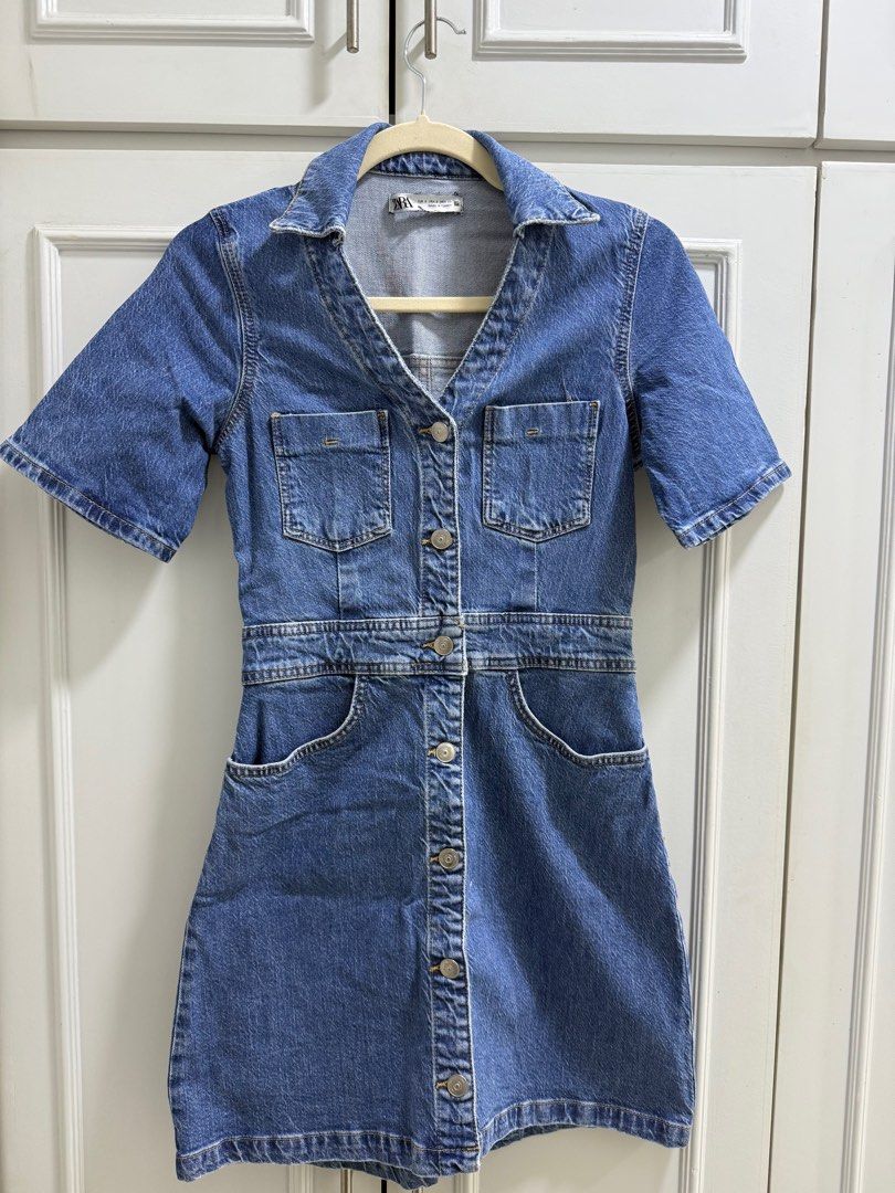 Zara Denim Dress (Category: Dresses) located in Paranaque City. Submitted by cescag (Listing ID 1395639310, Image 1). Description: Worn once.