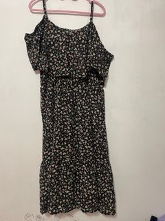 黑色碎花露肩長裙64214073857923110