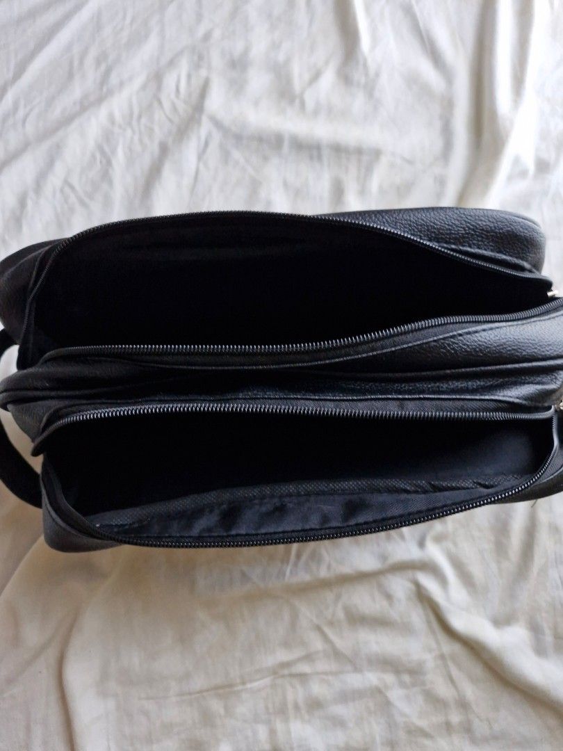 Adventure Leather Clutch Bag Black (Category: Belt bags, Clutches and Pouches) located in Mandaluyong City. Submitted by s0nym (Listing ID 1390626499, Image 3). Description: Unused Unisex RFS: Decluttering.