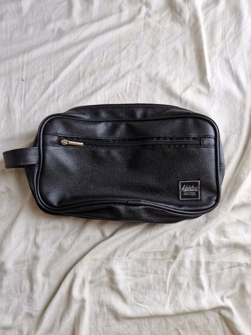 Adventure Leather Clutch Bag Black (Category: Belt bags, Clutches and Pouches) located in Mandaluyong City. Submitted by s0nym (Listing ID 1390626499, Image 1). Description: Unused Unisex RFS: Decluttering.