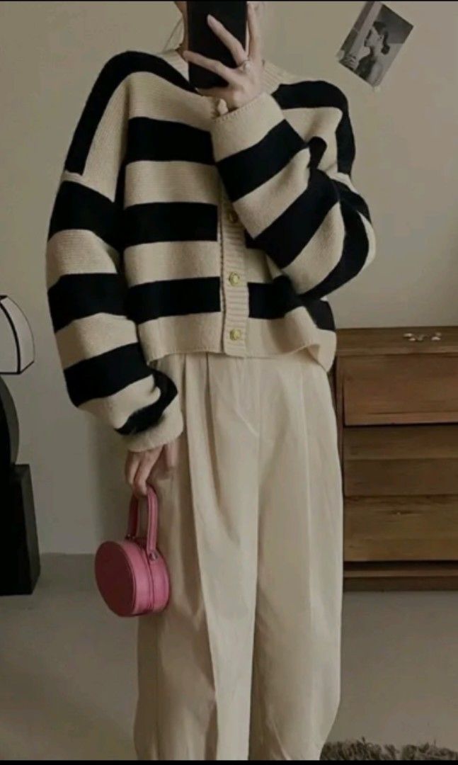 Button blouse (Category: Blouses) located in Kuala Lumpur. Submitted by orvileraisa_ (Listing ID 1387263400, Image 3). Description: weight- 60kg height- 156cm (can fit to 40-70kg).