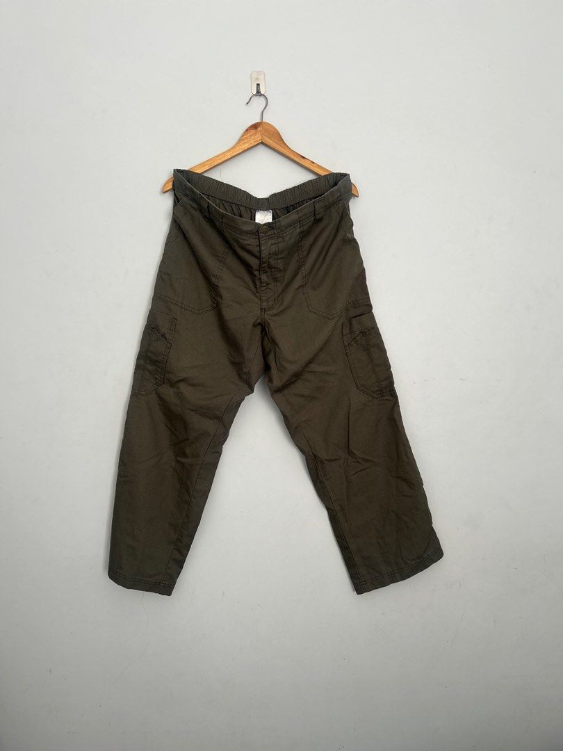 Carhartt Scrub 8 Pocket Pants (Category: Chinos) located in Cagayan de Oro. Submitted by aljay02 (Listing ID 1390720281, Image 2). Description: Carhartt Scrub Pants 8 Pocket Cargo Pants 36-38 37.5 Length Excellent Condition.