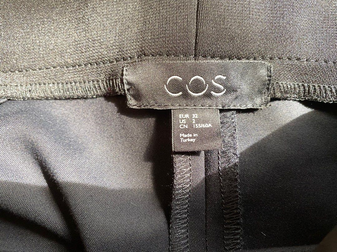 COS Pencil Skirt (Category: Skirts) located in Mandaluyong City. Submitted by declutteringmodenow (Listing ID 1390667255, Image 2). Description: Pencil skirt with a stretchy waistband from COS Size: XS/EU32 Made in Turkey.