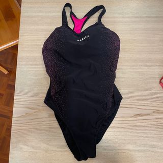 Decathlon Nabaiji 黑色泳衣64242491789442110