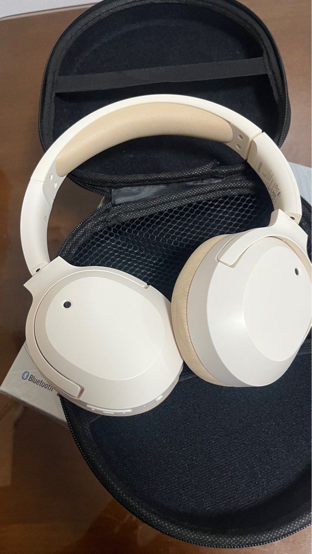 Edifier W820NB Plus (Category: Headphones & Headsets) located in Taytay. Submitted by prelovedbybenny (Listing ID 1390705656, Image 3). Description: Edifier W820NB Plus - with free black case (in photos) - Like new, used only twice for bar review in 2024 RFS: Decluttering MOP: PAYO via GCash/QRPH Delivery: Lalamove, GrabExpress, MoveIt, Angkas (c/o buyer).