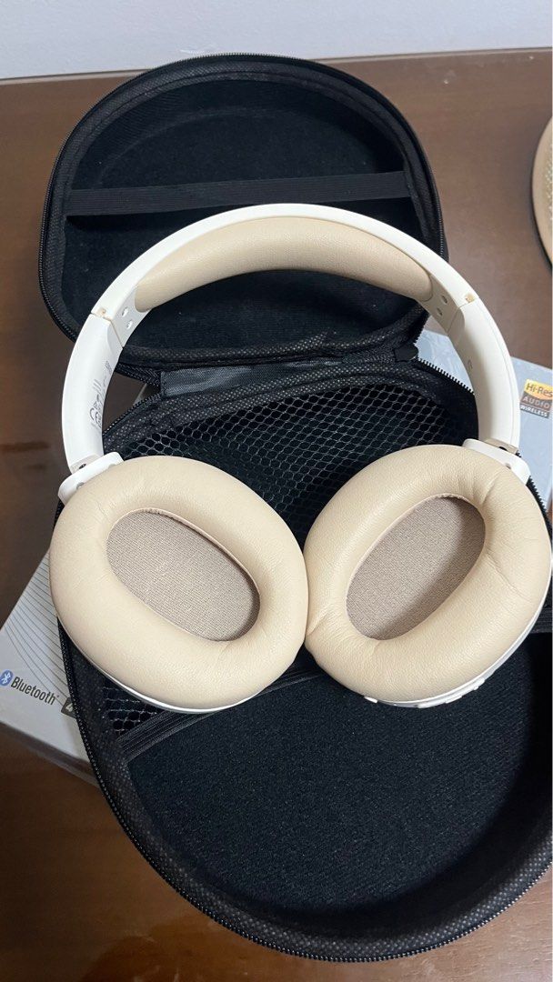 Edifier W820NB Plus (Category: Headphones & Headsets) located in Taytay. Submitted by prelovedbybenny (Listing ID 1390705656, Image 2). Description: Edifier W820NB Plus - with free black case (in photos) - Like new, used only twice for bar review in 2024 RFS: Decluttering MOP: PAYO via GCash/QRPH Delivery: Lalamove, GrabExpress, MoveIt, Angkas (c/o buyer).