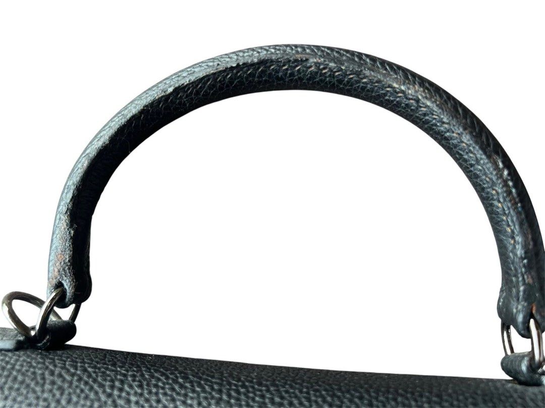 hermes (Category: Luxury Bags & Wallets) located in Lingayen. Submitted by lux_thrift (Listing ID 1390624597, Image 3). Description: SUPER SALE!! main issue rubber linings missing strap/sling approximately 9x12 inches no lock and keys.
