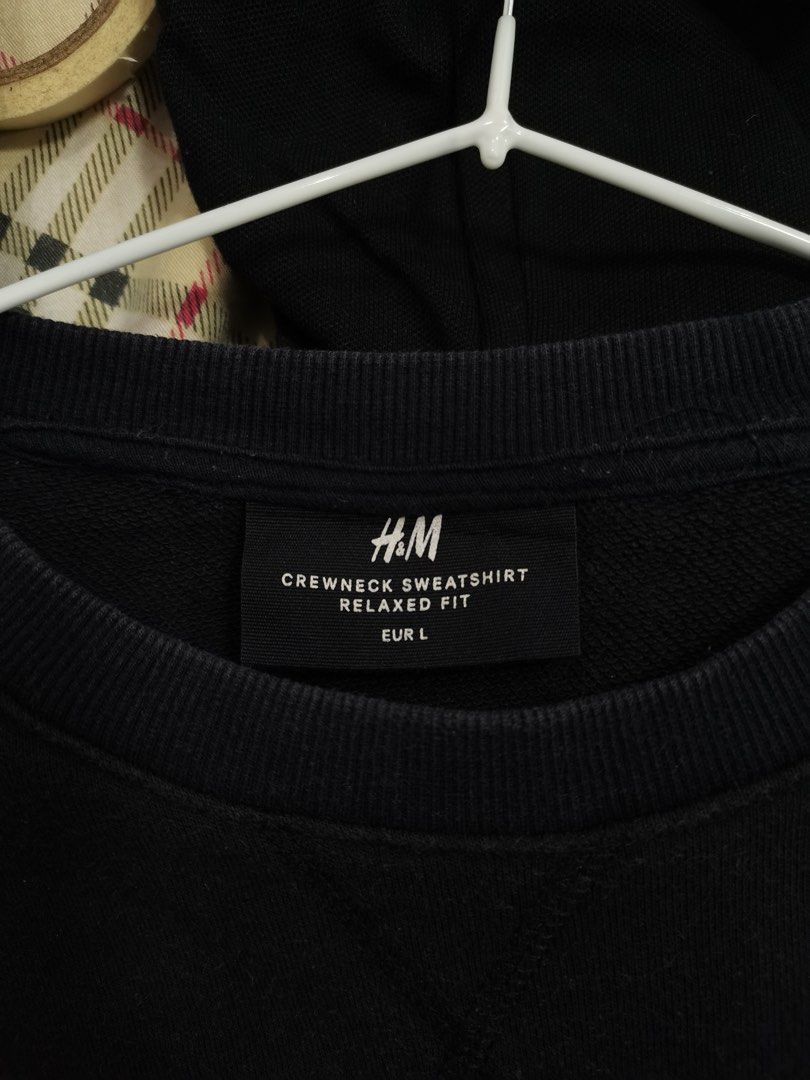 H&M Crewneck Sweatshirt (Category: Tshirts & Polo Shirts ) located in Urdaneta. Submitted by zeeeeeel (Listing ID 1390606212, Image 3). Description: L-XL.