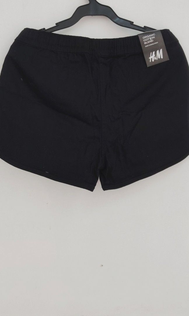 H&m jogging shorts (Category: Shorts) located in Manila. Submitted by wildwater-815b (Listing ID 1390650546, Image 2). Description: women's dry fit shorts perfect for marathon, everyday run, gym shorts.