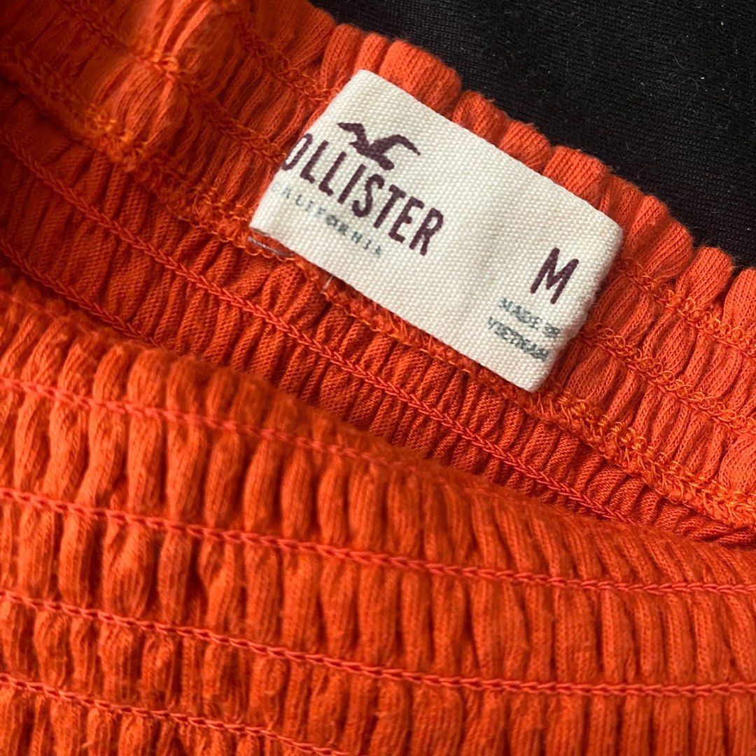 Hollister tube top (Category: Sleeveless) located in Santiago. Submitted by millennials01 (Listing ID 1390649167, Image 3). Description: Hearing offers.