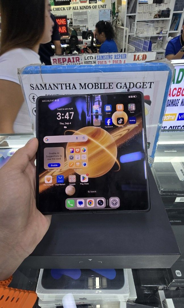 Honor Magic V3 16gb 512gb Openline Global Variant (Category: Android Others) located in Quezon City. Submitted by samanthaga21954 (Listing ID 1390686669, Image 3). Description: Honor Magic V3 16gb 512gb Openline Global Variant Snapdragon.