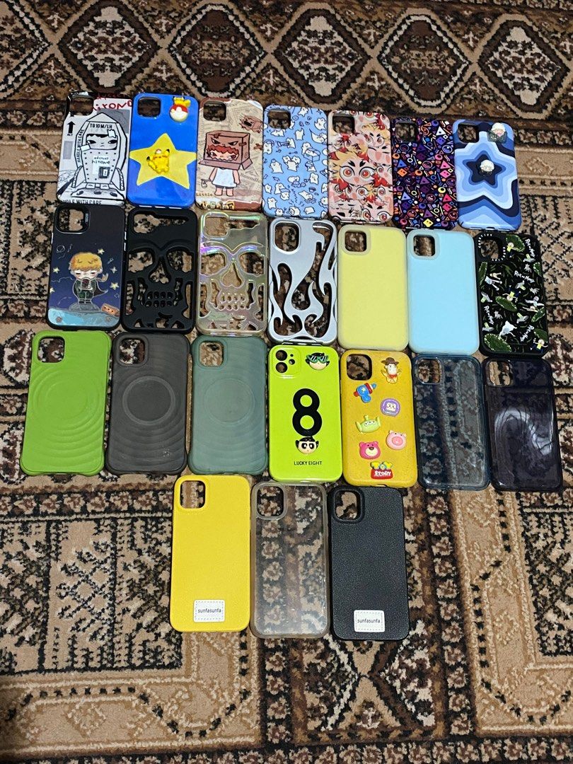 Iphone 11 case bundle (Category: Cases & Sleeves) located in Pasig City. Submitted by crlx8 (Listing ID 1316992640, Image 1). Description: 24 pcs mix iphone 11 case - P400 for all lp na po Loc pasig.