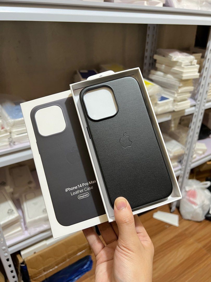 iPhone 14 Pro Max Magsafe Leather Case (Category: Cases & Sleeves) located in Manila. Submitted by mercedgret74092 (Listing ID 1390664553, Image 2). Description: Screen protector also available Pm me.