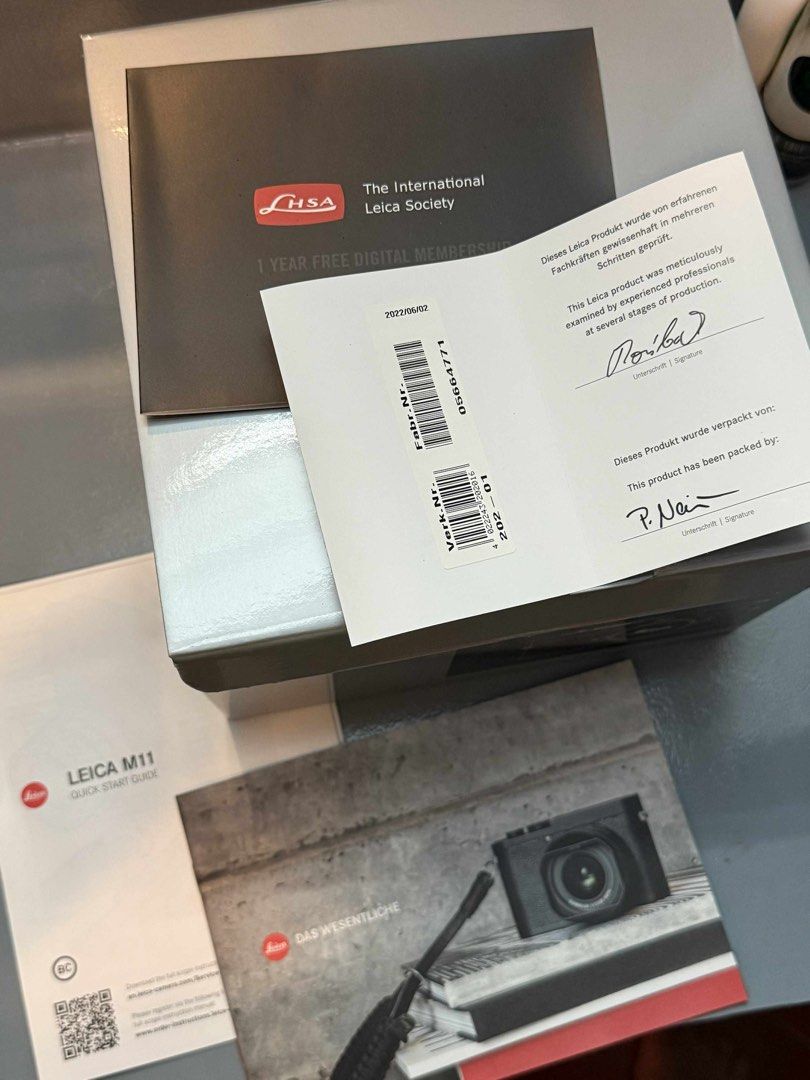 Leica M11 Silver body only (Category: Cameras) located in Quezon City. Submitted by alysstrade (Listing ID 1390740790, Image 3). Description: For sale: Leica M11 Silver body only with FREE thumb grip and original Artisan strap 9.5/10 slightly used Complete with box, certificates and invoice Minor scratches on the battery * gray spots on top are just dirt Brand new SRP ₱585k Rfs: I don’t use it anymore.