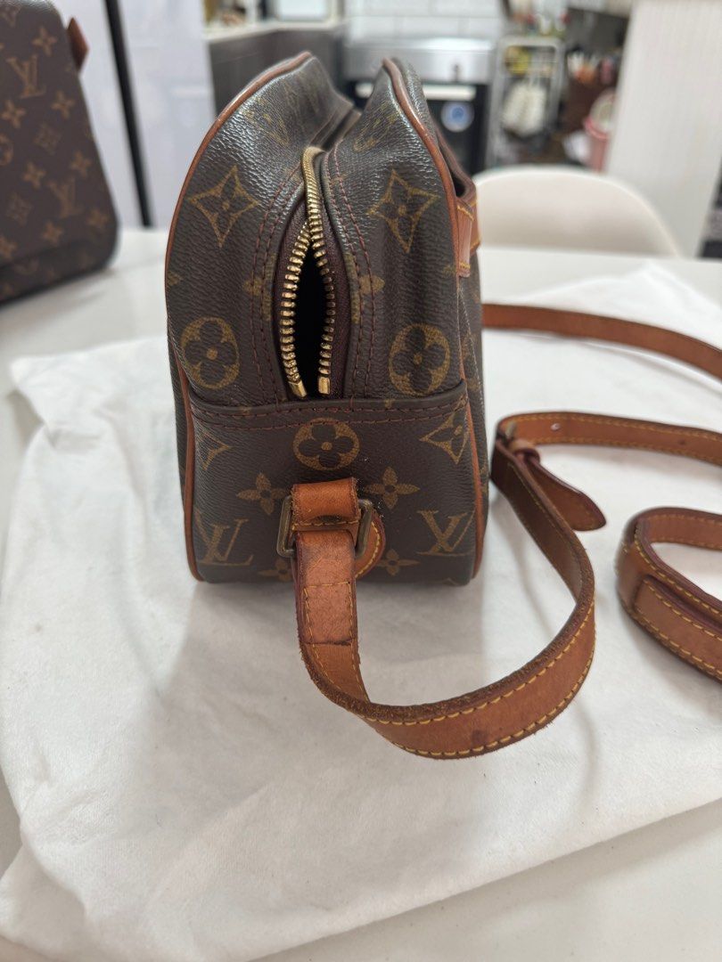 Louis Vuitton Trocadero (Category: Luxury Bags & Wallets) located in Tagaytay City. Submitted by decluterring01mum (Listing ID 1390606787, Image 2). Description: Louis Vuitton Trocadero Monogram, Canvas - Long Strap, Front pocket NGA Vintage No code Japan Source Quality is good and craftsmanship. Issue on Zipper puller see pic .